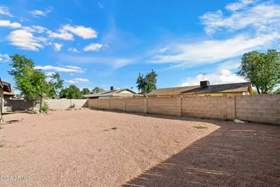1425 W Sequoia Drive, Phoenix, AZ 85027 - Photo 24