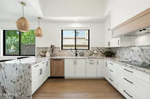 10118 E Cinnabar Ave, Scottsdale, AZ 85258 - Photo 4