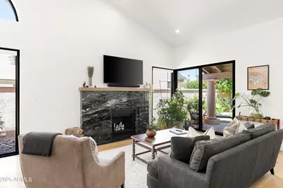 10118 E Cinnabar Avenue, Scottsdale, AZ 85258 - Photo 12