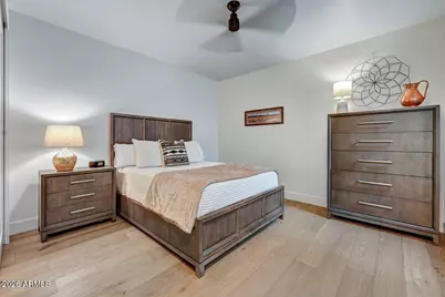 10118 E Cinnabar Avenue, Scottsdale, AZ 85258 - Photo 18