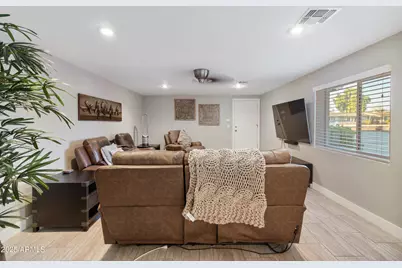 2709 E Clarendon Avenue, Phoenix, AZ 85016 - Photo 10