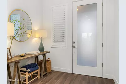 3200 N 39th Street #11, Phoenix, AZ 85018 - Photo 2