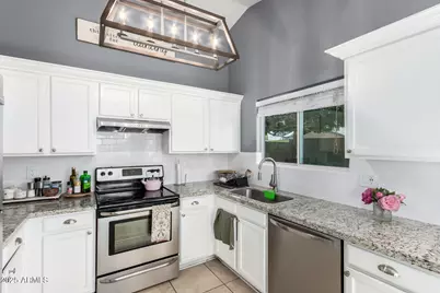 3049 W Covey Lane, Phoenix, AZ 85027 - Photo 8