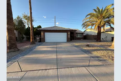 8634 W Dahlia Drive, Peoria, AZ 85381 - Photo 2