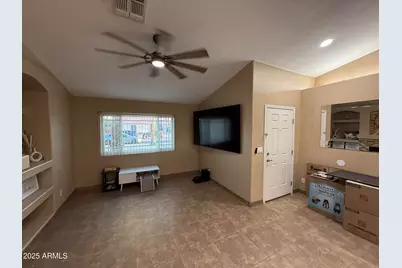 8634 W Dahlia Drive, Peoria, AZ 85381 - Photo 10