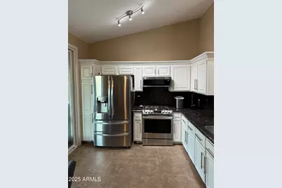 8634 W Dahlia Drive, Peoria, AZ 85381 - Photo 4