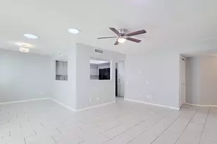 8627 N Shadow Ln, Peoria, AZ 85345 - Photo 4