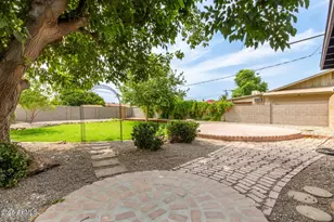 7808 N 59th Ln, Glendale, AZ 85301 - Photo 2