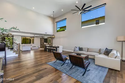 3821 E Devonshire Avenue, Phoenix, AZ 85018 - Photo 2