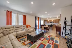 3410 W T Ryan Ln, Phoenix, AZ 85041 - Photo 10