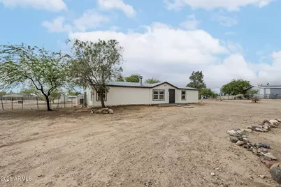 18119 W Peakview Road, Surprise, AZ 85387 - Photo 2