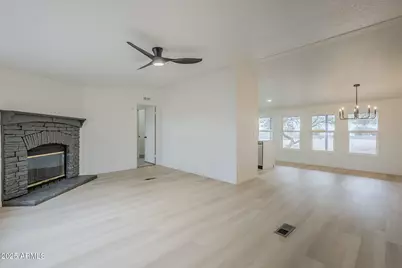 18119 W Peakview Road, Surprise, AZ 85387 - Photo 4