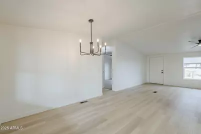 18119 W Peakview Road, Surprise, AZ 85387 - Photo 10
