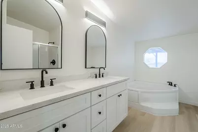 18119 W Peakview Road, Surprise, AZ 85387 - Photo 22