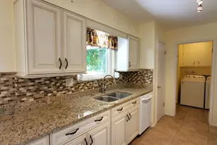 13606 N Redwood Dr, Sun City, AZ 85351 - Photo 12