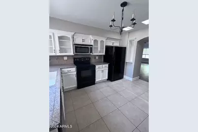 211 E Tremaine Avenue, Gilbert, AZ 85234 - Photo 4