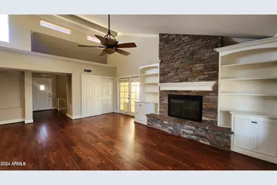 211 E Tremaine Avenue, Gilbert, AZ 85234 - Photo 8