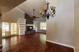 211 E Tremaine Ave, Gilbert, AZ 85234 - Photo 10