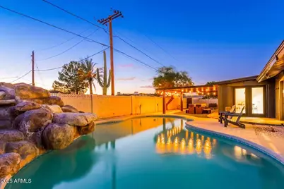10240 N 34th Place, Phoenix, AZ 85028 - Photo 1