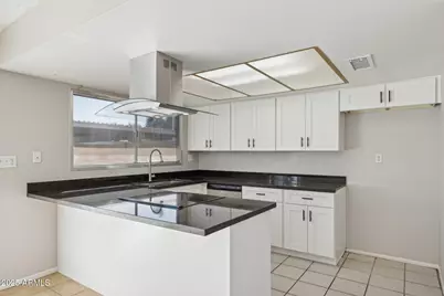 5742 N 43rd Drive, Glendale, AZ 85301 - Photo 4