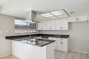 5742 N 43rd Dr, Glendale, AZ 85301 - Photo 4