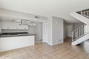 5742 N 43rd Dr, Glendale, AZ 85301 - Photo 2