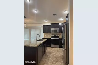 5623 S 27th Drive, Phoenix, AZ 85041 - Photo 12