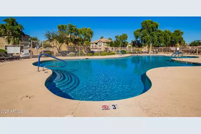 8117 W Groom Creek Road, Phoenix, AZ 85043 - Photo 14