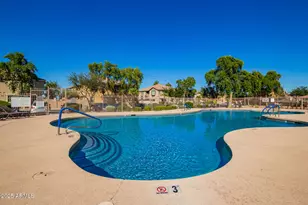 8117 W Groom Creek Rd, Phoenix, AZ 85043 - Photo 14