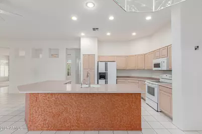 14211 W Horizon Drive, Sun City West, AZ 85375 - Photo 10