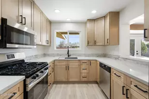 10351 W Pinehurst Dr, Sun City, AZ 85351 - Photo 8