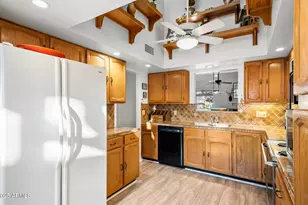 11625 N 40th Way, Phoenix, AZ 85028 - Photo 20