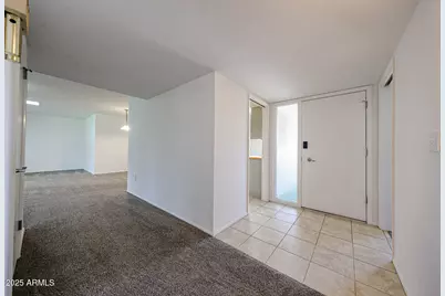 10410 W Saratoga Circle, Sun City, AZ 85351 - Photo 6