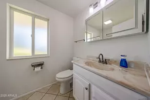 10410 W Saratoga Cir, Sun City, AZ 85351 - Photo 12