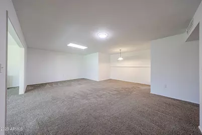 10410 W Saratoga Circle, Sun City, AZ 85351 - Photo 24