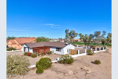 8580 W Mission Hills Drive, Arizona City, AZ 85123 - Photo 32