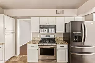 4617 E Catalina Dr, Phoenix, AZ 85018 - Photo 32