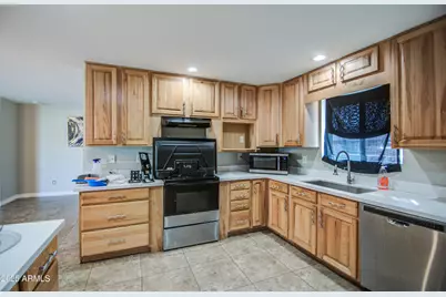 3824 W Shangri La Road, Phoenix, AZ 85029 - Photo 8