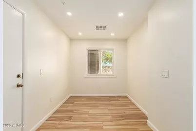 1345 S Owl Drive, Gilbert, AZ 85296 - Photo 4