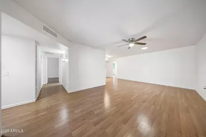 10246 W Palmeras Drive, Sun City, AZ 85373 - Photo 8