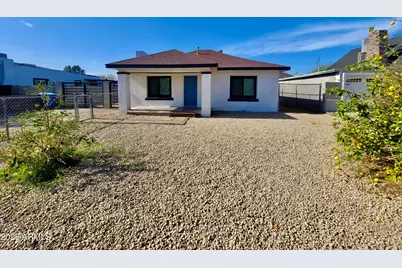 2112 N 24th Place, Phoenix, AZ 85008 - Photo 1