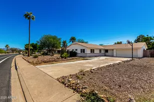 3045 E Cholla St, Phoenix, AZ 85028 - Photo 1