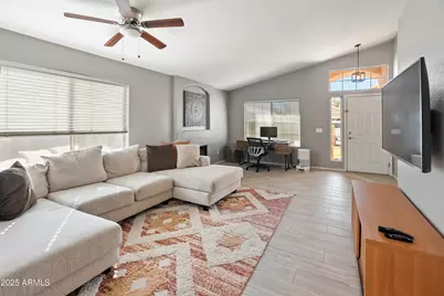 1046 W Tremaine Avenue, Gilbert, AZ 85233 - Photo 12