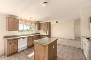 22615 W Montanoso Dr, Wittmann, AZ 85361 - Photo 14