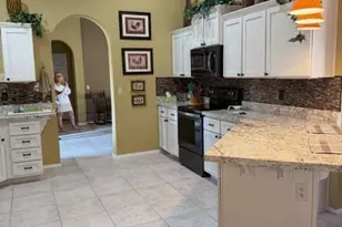 10502 E Elmhurst Dr, Sun Lakes, AZ 85248 - Photo 4