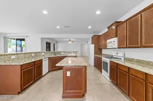 18306 W Beck Ln, Surprise, AZ 85388 - Photo 22