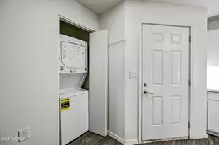 3065 N 67th Ave, Phoenix, AZ 85033 - Photo 18