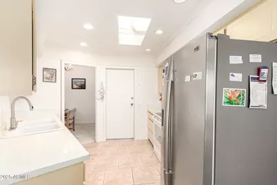 14021 N 111th Avenue, Sun City, AZ 85351 - Photo 6