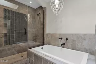 3229 E Clarendon Ave E, Phoenix, AZ 85018 - Photo 10