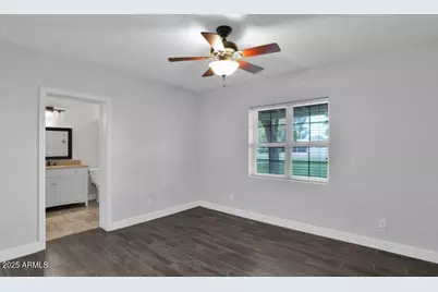 3229 E Clarendon Avenue E, Phoenix, AZ 85018 - Photo 12